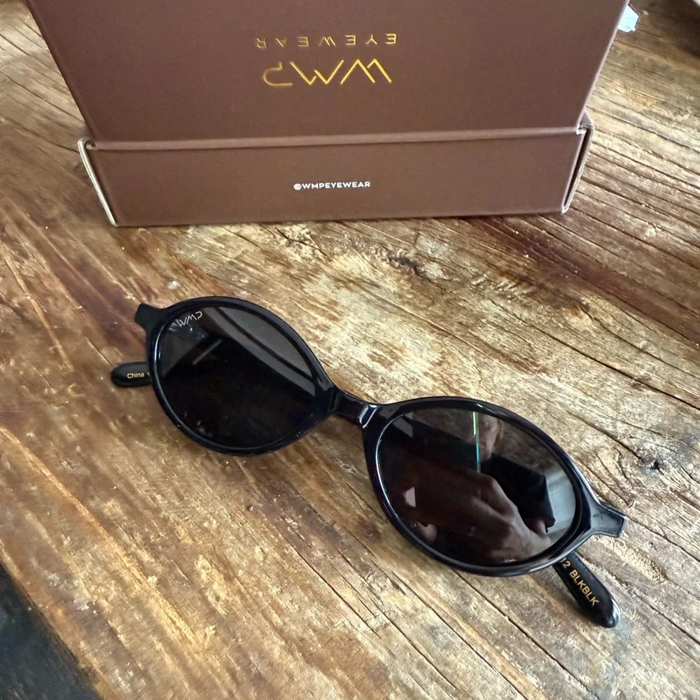 WMP Eyewear Selene Black Sunglasses - Picture 2 of 2